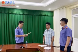 Cơ quan điều tra VKSND tối cao khởi tố nguyên Phó Thủ trưởng và Điều tra viên vụ nữ sinh tai nạn giao thông tử vong ở Vĩnh Long