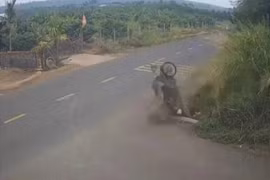 Vụ nam sinh tử vong do tai nạn giao thông ở Đắk Lắk : Khởi tố một cựu Thiếu tá công an