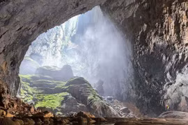 Hang Sơn Đoòng: Tour du lịch mạo hiểm 'khó mua nhất' Việt Nam đã kín chỗ đến năm 2027