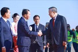 Tổng Bí thư Tô Lâm đến thủ đô Viêng Chăn, bắt đầu thăm cấp Nhà nước tới Lào