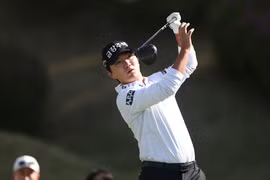 Golfer số 1 Hàn Quốc bị loại hy hữu vì 'hết bóng' giữa giải đấu