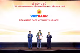 Vietbank lần thứ 7 liên tiếp được vinh danh trong FAST500 và Top 50 doanh nghiệp tăng trưởng xuất sắc