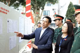 Bộ trưởng Bộ Quốc phòng Phan Văn Giang giám sát, kiểm tra công tác bầu cử tại Thái Nguyên
