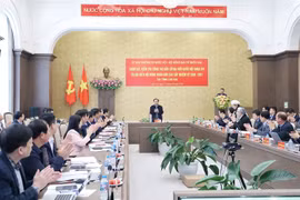 Phó Chủ tịch Quốc hội Lê Minh Hoan kiểm tra công tác bầu cử tại Lào Cai