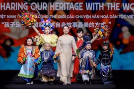 Mẫu nhí Việt kể chuyện văn hóa bằng ngôn ngữ thời trang