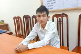 Tạm giữ hình sự nam thanh niên đi xe máy "kẹp 3" tông gãy chân CSGT