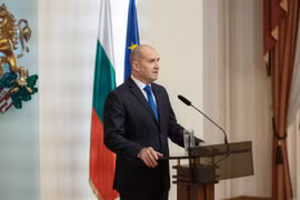Tổng thống Bulgaria từ chức, chỉ trích chính trị bị 'tài phiệt thao túng'