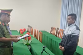 Khởi tố đối tượng khai thác cát trái phép