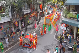 Tưng bừng khai hội Đền Bạch Mã năm 2026