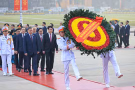 Lãnh đạo Đảng, Nhà nước và đại biểu dự Đại hội XIV của Đảng vào Lăng viếng Chủ tịch Hồ Chí Minh