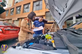 Lượng ô tô, xe máy đăng ký lưu hành mới năm 2025 tăng kỷ lục