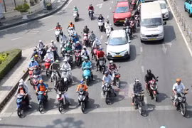 Dự báo thời tiết ngày 25/4: TP HCM ngày nắng nóng 35 độ, gió nhẹ
