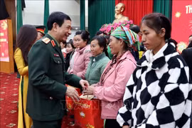 Đại tướng Phan Văn Giang thăm, chúc Tết và tặng quà tại Thái Nguyên
