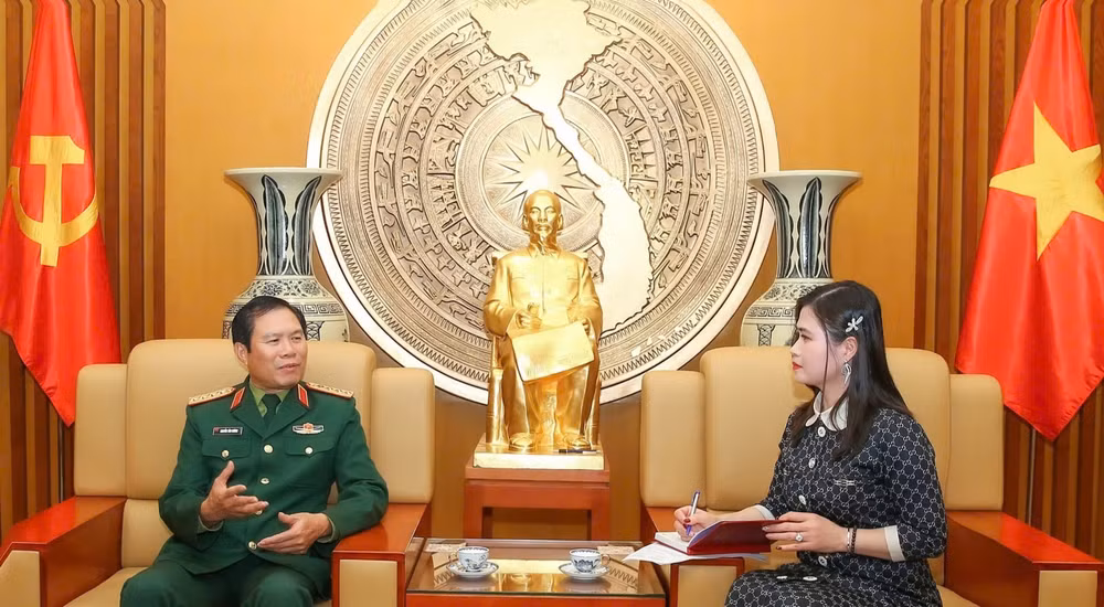 xay dung quan doi tinh gon manh tien len hien dai trong ky nguyen moi cua dat nuoc hinh 1