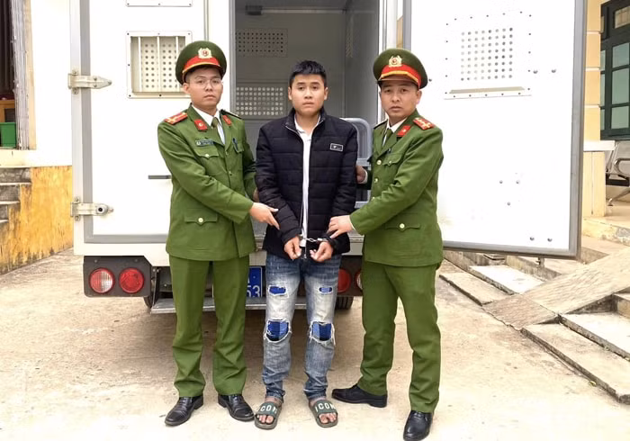 bat khan cap doi tuong vi pham nong do con dam xe vao luc luong cong an hinh 1