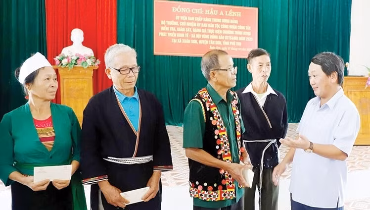 nguoi co uy tin o phu tho cau noi vung chac giua dang nha nuoc voi dong bao dan toc thieu so hinh 2