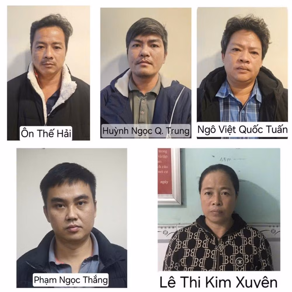 khoi to nhieu doi tuong trong vu buon lau hang nghin tan vang tri gia hang nghin ty dong tu nuoc ngoai ve viet nam hinh 2