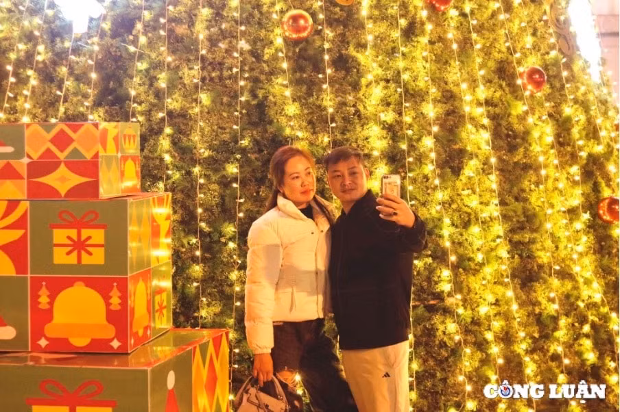 thai binh khong khi giang sinh tran ngap duong pho hinh 8