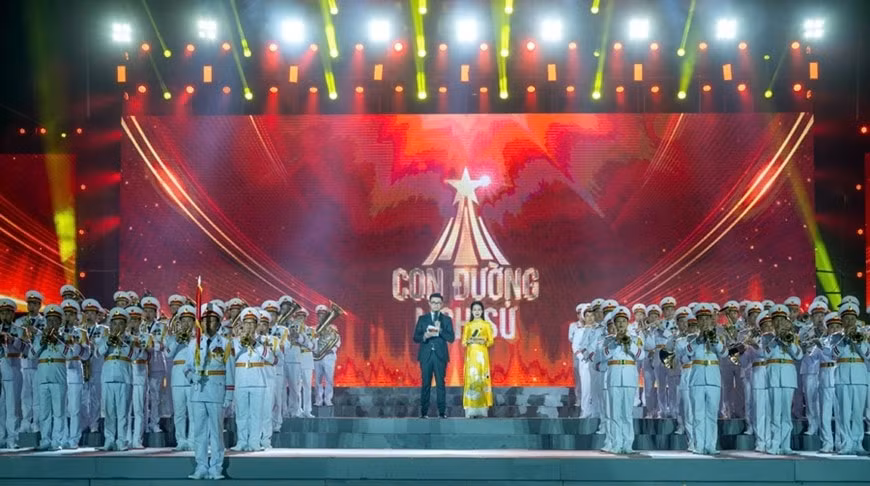 con duong lich su song lai nhung khoanh khac hao hung cua quan doi nhan dan viet nam trong hanh trinh 80 nam hinh 2