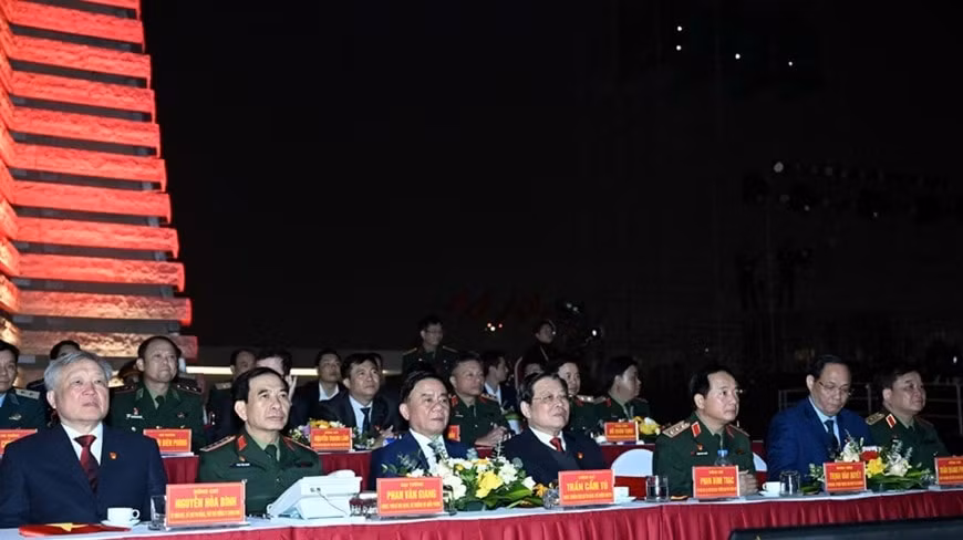 con duong lich su song lai nhung khoanh khac hao hung cua quan doi nhan dan viet nam trong hanh trinh 80 nam hinh 1
