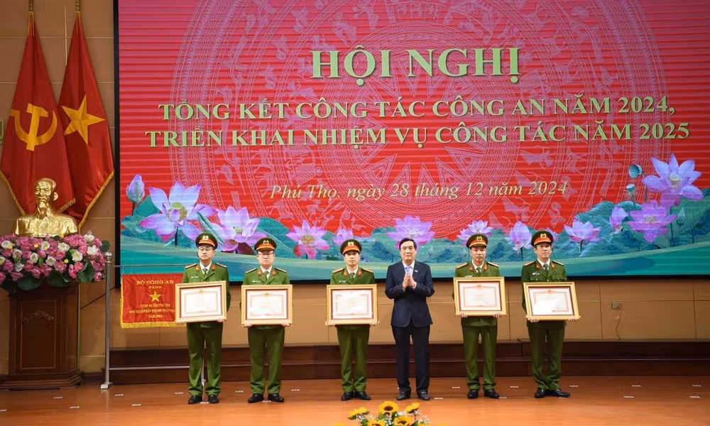 cong an tinh phu tho co 15 tap the dan dau phong trao thi dua vi an ninh to quoc nam 2024 hinh 5