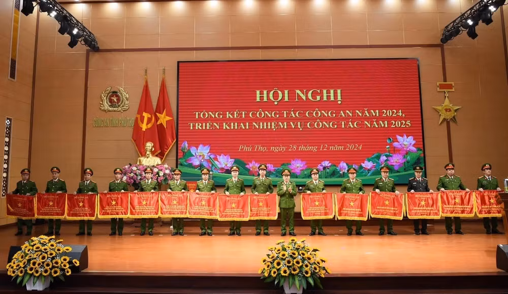 cong an tinh phu tho co 15 tap the dan dau phong trao thi dua vi an ninh to quoc nam 2024 hinh 4