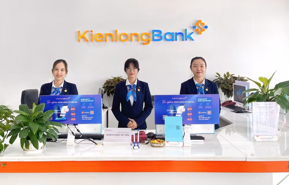 nu giao dich vien kienlongbank kip thoi ngan chan khach hang chuyen tien cho doi tuong lua dao hinh 2