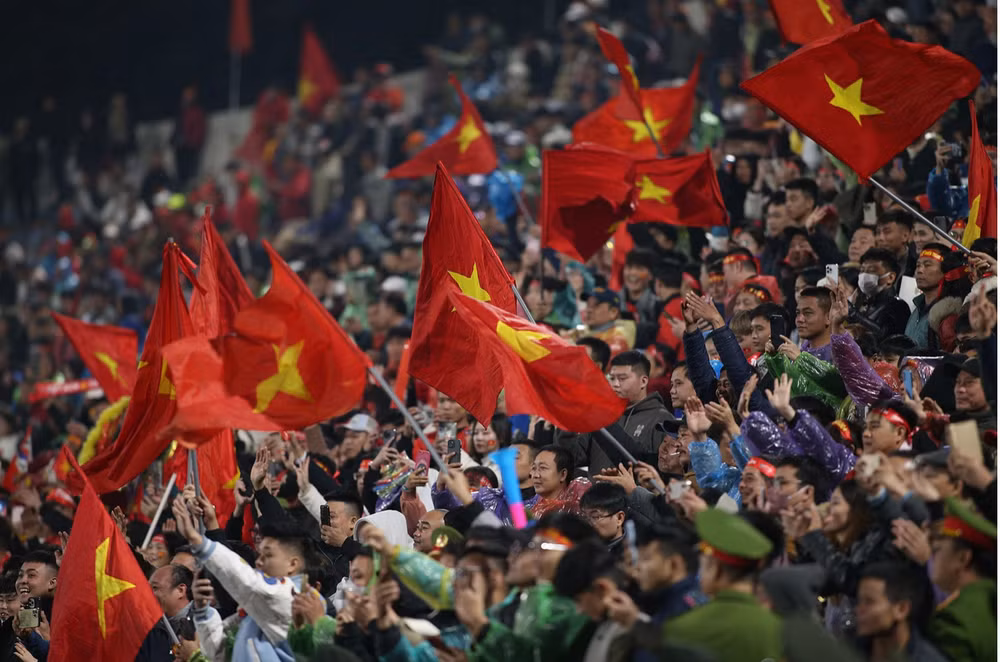 ve tran doi tuyen viet nam singapore ban het sach sau khi mo ban hinh 1