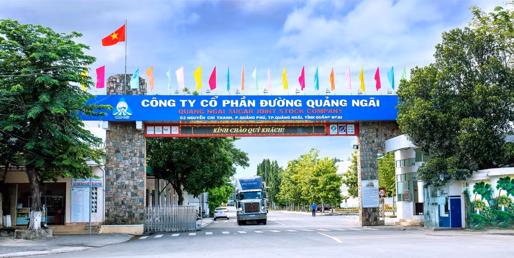 loi nhuan tang truong duong quang ngai qns van tra co tuc thap hon nam 2023 hinh 1