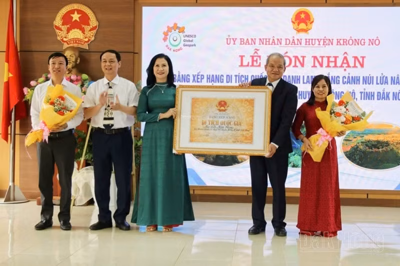 nui lua nam blang o dak nong la di tich cap quoc gia hinh 1