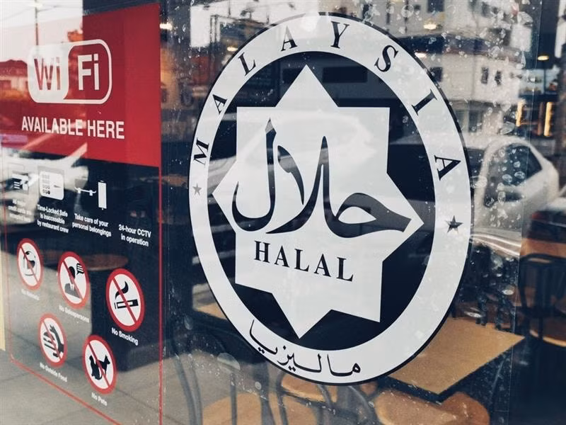 vinamilk logo halal tren hop sua la loi cam ket voi nguoi tieu dung hinh 2