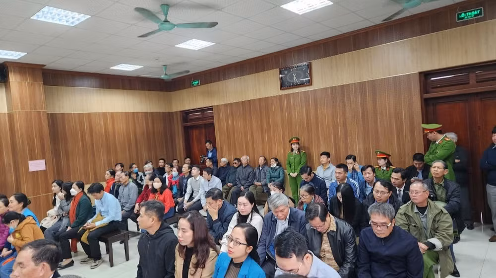 hoan phien toa xet xu cuu bi thu tinh uy thanh hoa trinh van chien va dong pham hinh 2