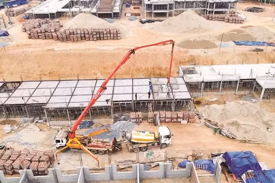 Lào Cai quyết tâm hoàn thành 4 trường phổ thông nội trú liên cấp tại xã biên giới trước năm học mới. Ảnh: CTTĐT Lào Cai.