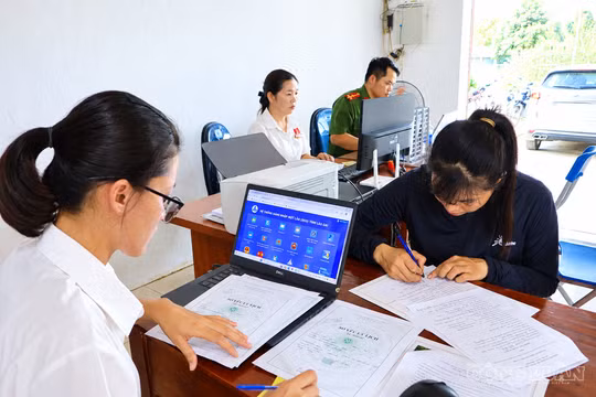 Mô hình 'Điểm hỗ trợ dịch vụ công trực tuyến' đưa chính quyền đến gần người dân