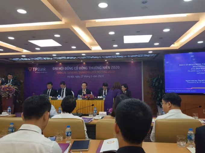 Ngân hàng sẽ cố gắng kiểm soát nợ xấu dưới 2% dù chắc chắn nợ xấu sẽ tăng lên do dịch bệnh… là nhận định của CEO TPBank tại Đại hội đồng cổ đông 2020.