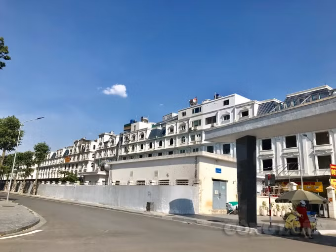 Tràn lan công trình vi phạm trật tự xây dựng trên địa bàn quận Bắc Từ Liêm khiến dư luận đặt dấu hỏi lớn về trách nhiệm quản lý của chính quyền sở tại