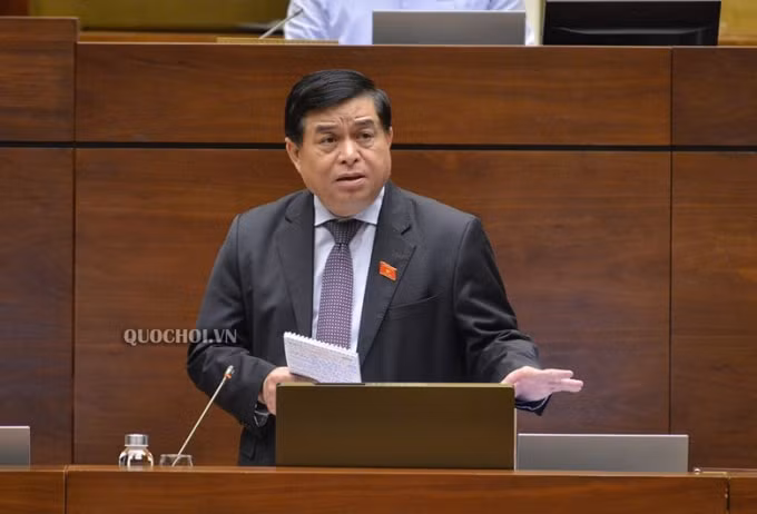 Bộ trưởng Bộ Kế hoạch và Đầu tư Nguyễn Chí Dũng giải trình, thống nhất “rút” quy định giao Chủ tịch UBND TP Đà Nẵng có thẩm quyền phê duyệt điều chỉnh quy hoạch của thành phố.
