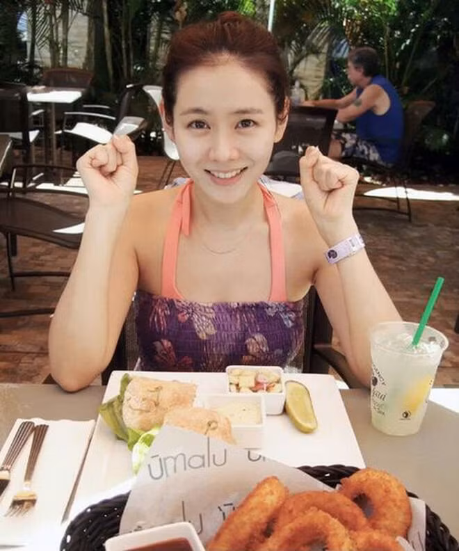 Son Ye Jin56