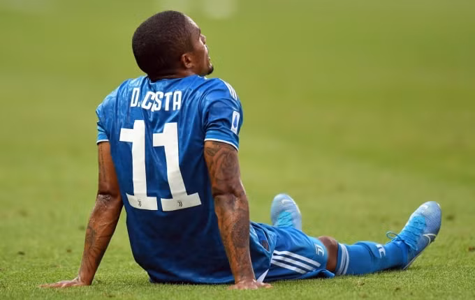 Douglas Costa luôn bị ám ảnh bởi chấn thương từ khi chuyển tới Juventus. Ảnh: juvefc