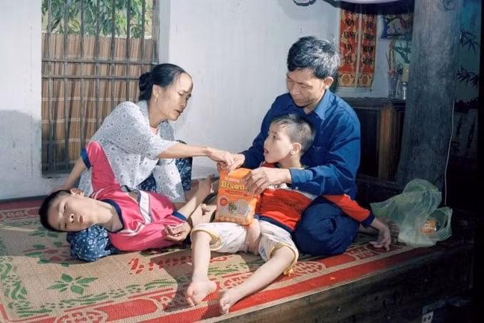 Cùng chung tay giúp đỡ nạn nhân da cam/dioxin( nguồn: internet)