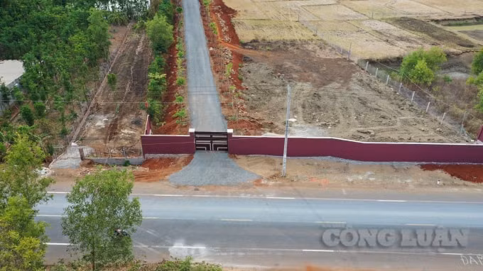 Công ty TNHH Hạt điều Cao Phát ngang nhiên xây dựng hệ thống giao thông vào khu du lịch, khi chưa chuyển mục đích sử dụng đất.