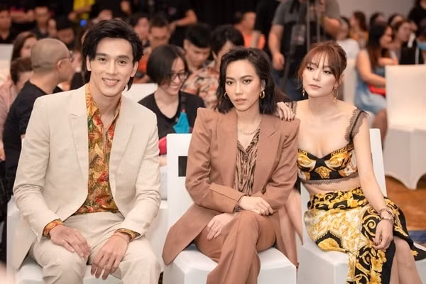 THOÁT Ế