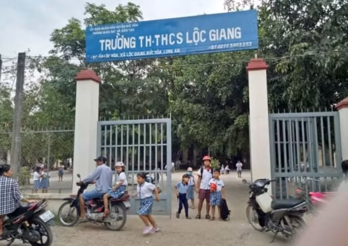 Trường học nơi xảy ra vụ việc. Ảnh: TL