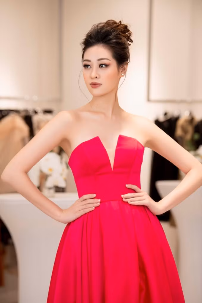 Khánh Vân bắt đầu trở lại với công việc sau thời gian nghỉ dịch covid-19 và thử nghiệm nhiều layout khác nhau.