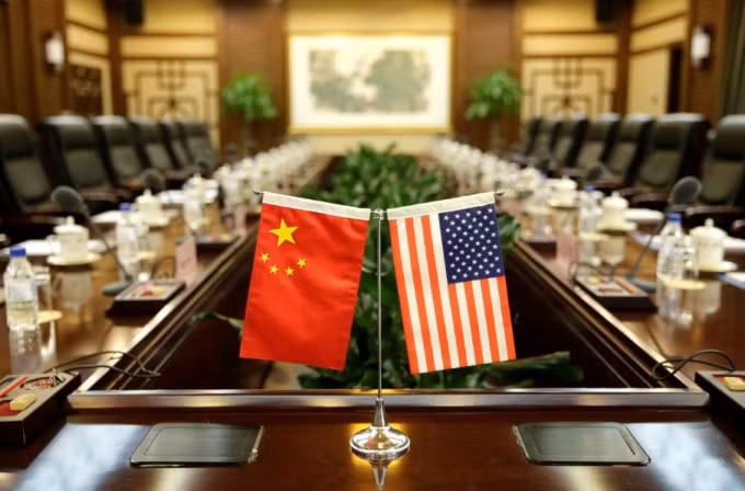 Chính phủ Mỹ cho biết sẽ đưa 33 công ty và tổ chức của Trung Quốc vào danh sách đen - Ảnh: Reuters