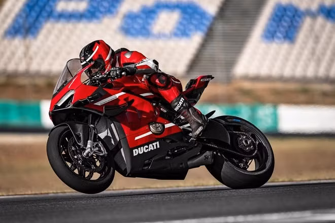 Chỉ có 500 chiếc Panigale V4 Superleggera được sản xuất, và mức giá xuất xưởng khoảng&nbsp;165.000 USD.