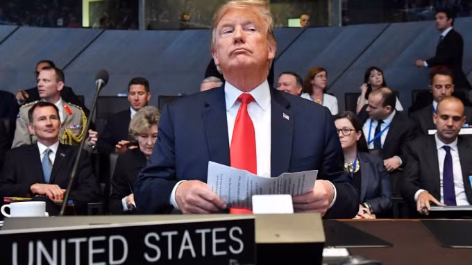 Tổng thống Trump vừa đe dọa sẽ điều chỉnh hoặc đóng cửa mạng xã hội Twitter - Ảnh: Reuters