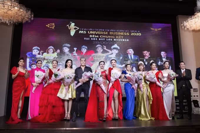hoa hau doanh nhan hoan vu 2020 anh 6