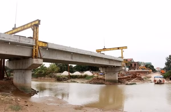 Bộ GTVT vừa có văn bản yêu cầu các đơn vị liên quan đẩy nhanh tiến độ giải ngân 37.000 tỷ đồng vốn đầu tư công năm 2020. Ảnh minh họa