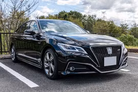 Toyota Crown sẽ bổ sung bản coupe và mui trần
